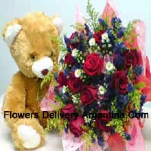 Bouquet de 11 roses rouges avec des remplissages et un ours en peluche de taille moyenne